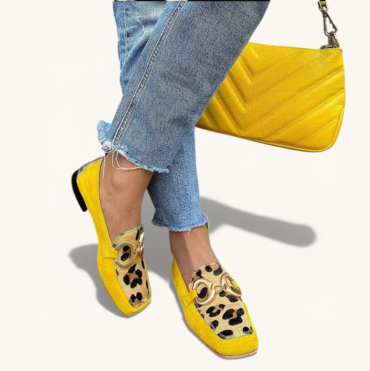 Mocasines con estampado animal Ana Milagros