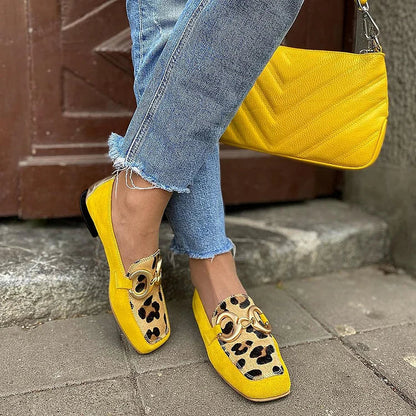 Mocasines con estampado animal Ana Milagros