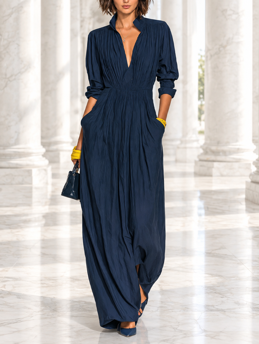 Mari Paz | Vestido largo plisado azul marino con escote en V
