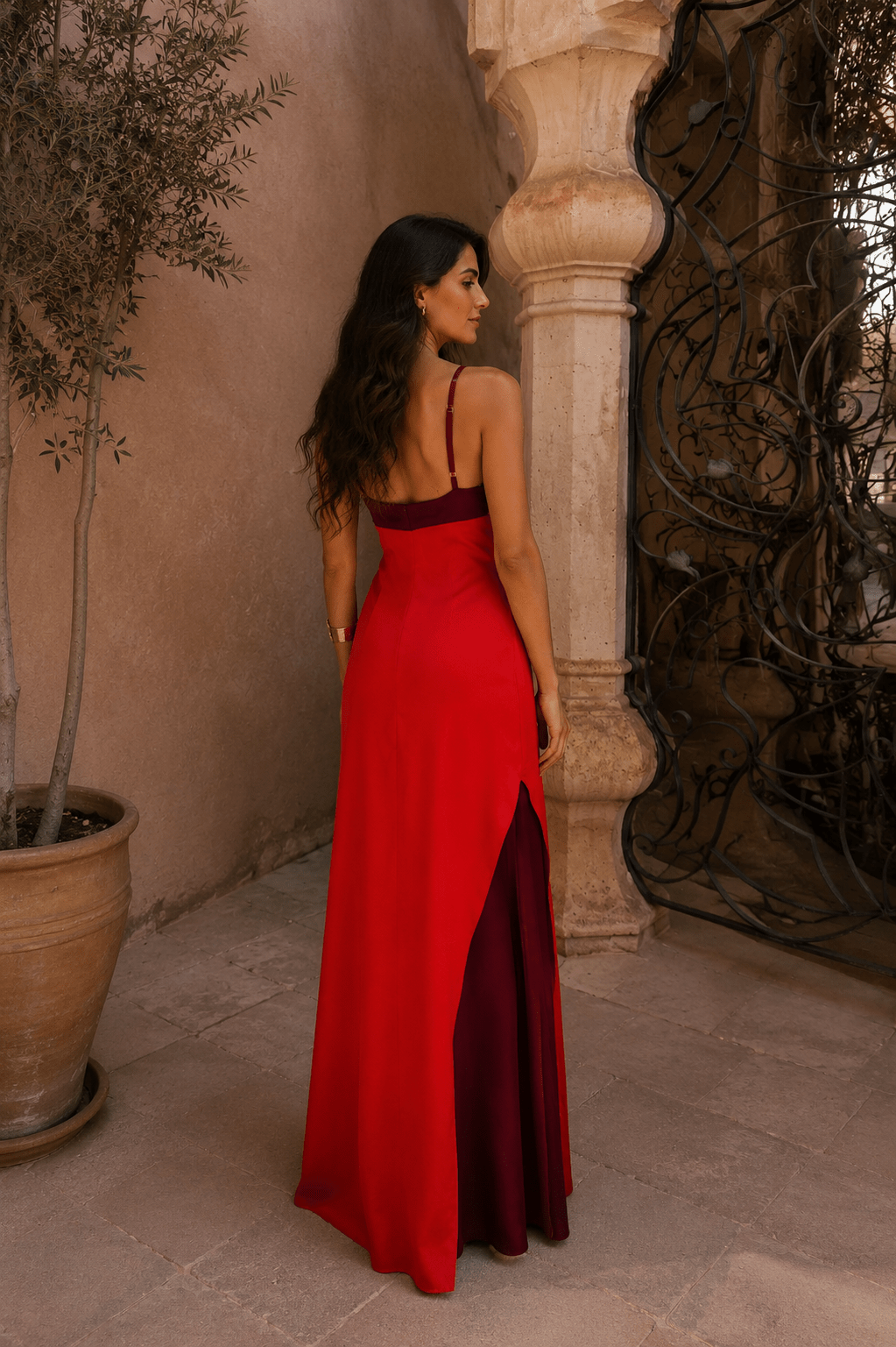 Vestido largo halter con abertura Elisa