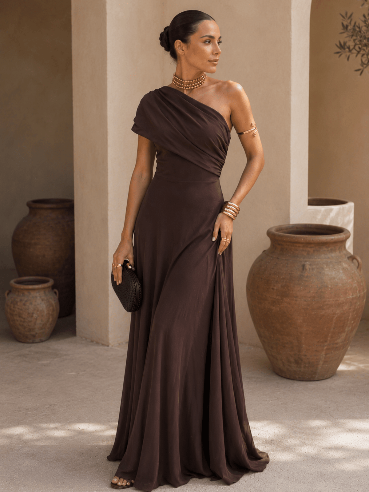 Vestido estilo Toledo en marrón Adriana