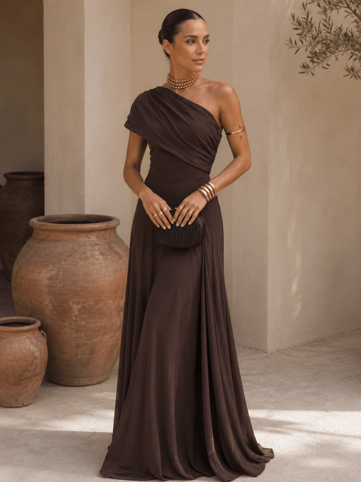 Vestido estilo Toledo en marrón Adriana